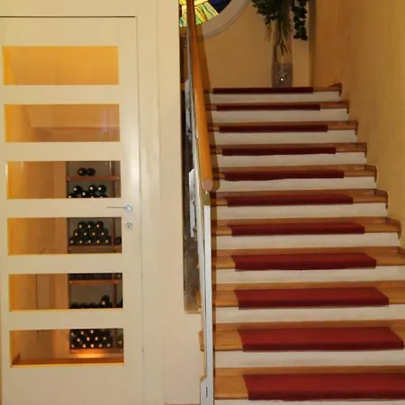 Le Cardinal Hotel