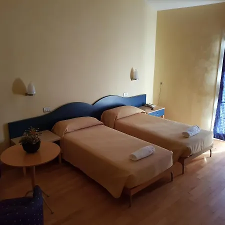 Hotell Le Cardinal 3*