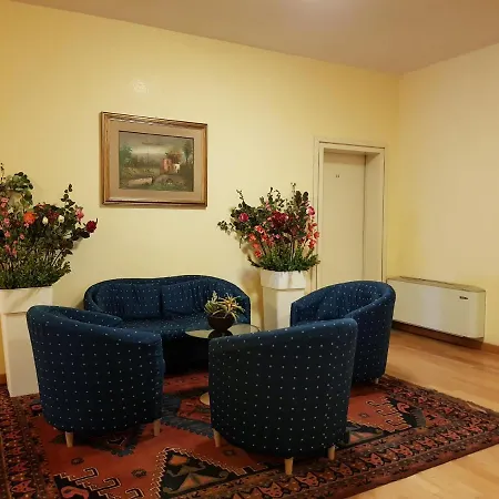 Le Cardinal Hotel 3*